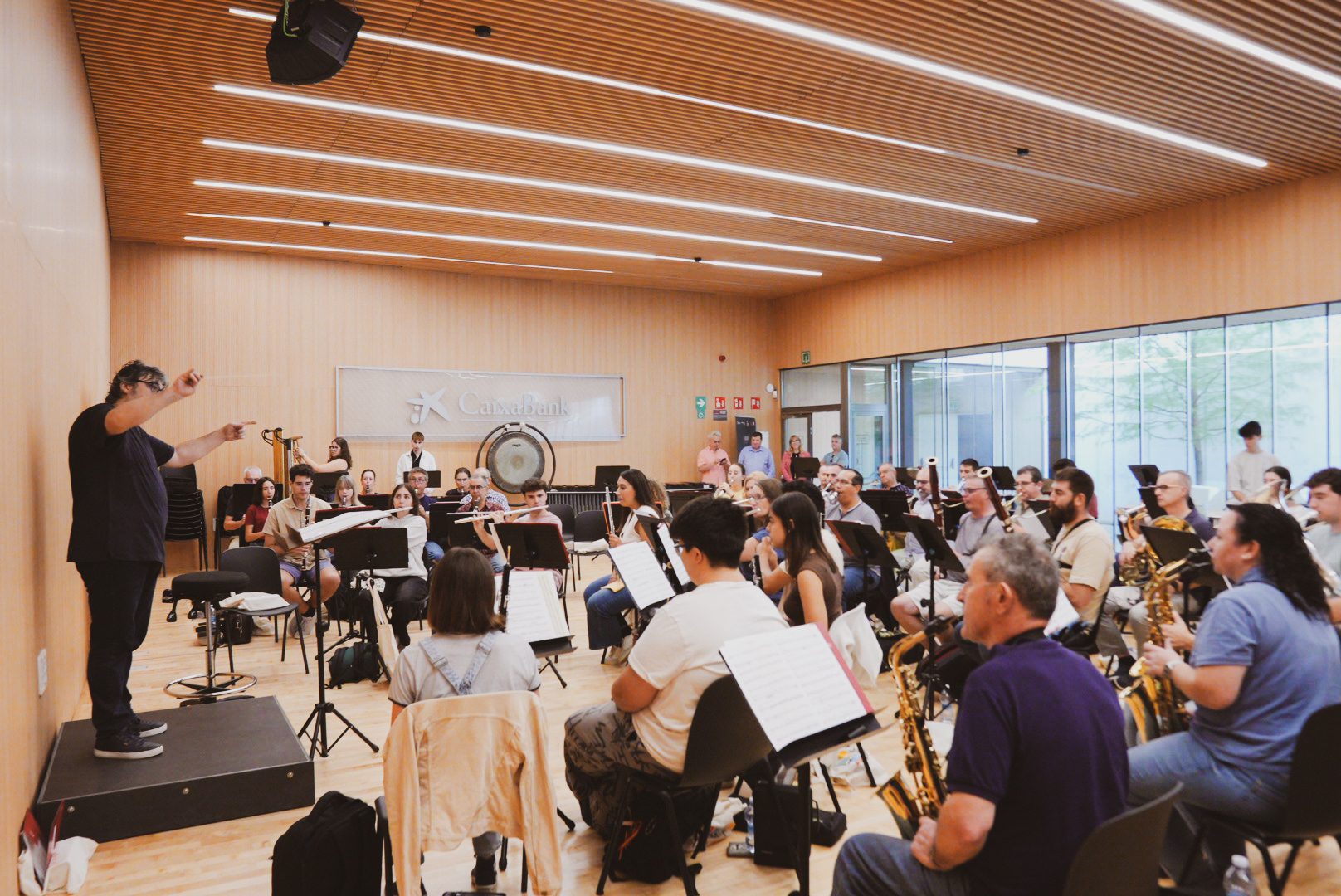 CaixaBank, el Institut Valencià de Cultura y la FSMCV impulsan un Concierto Solidario a las víctimas y voluntarios de la riada 1 FOTO 1 Banda Voluntarios Miguel Angel Calvo FSMCV