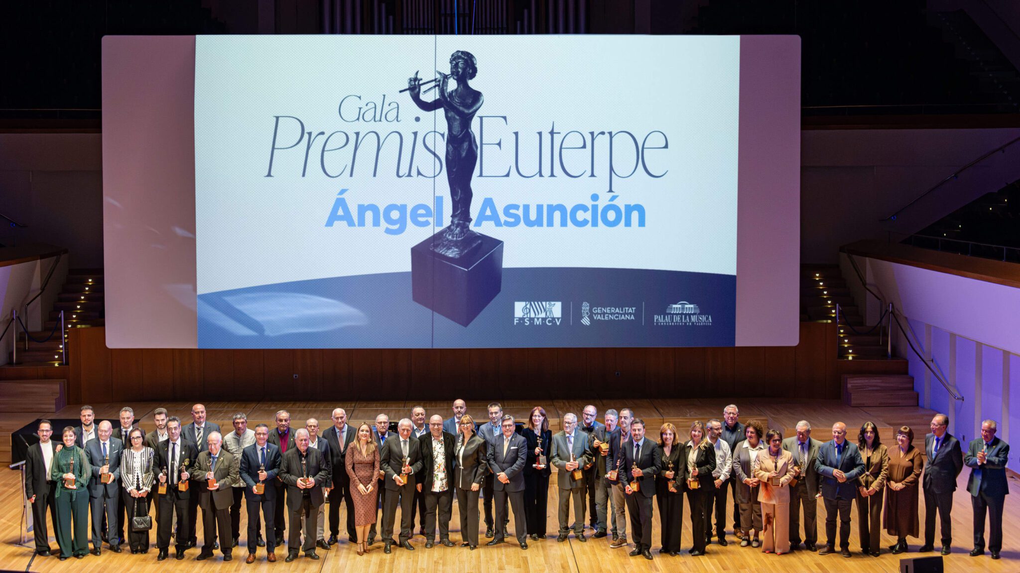 Foto 1 FSMCV La FSMCV entrega sus Premios Euterpe – Angel Asuncion en una gala celebrada por primera vez en el Palau de la scaled