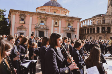 Federació de Societats Musicals de la Comunitat Valenciana 65 Foto La Generalitat sincroniza a 1.600 musicos jovenes en un concierto para celebrar el inicio del curso escolar
